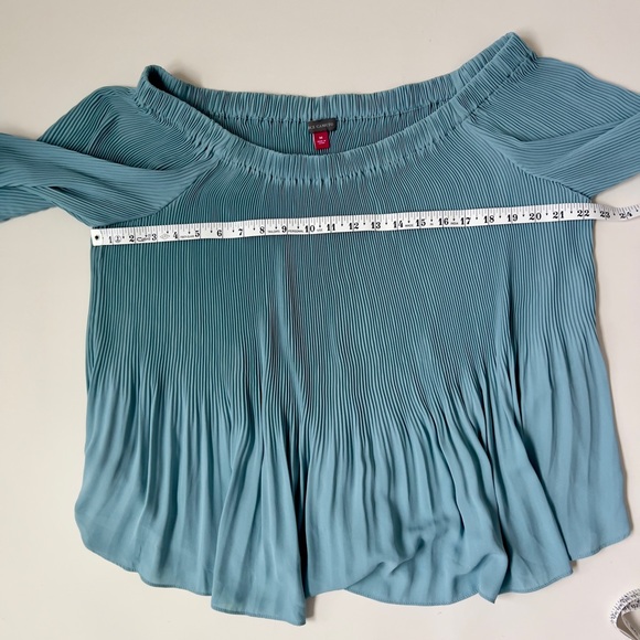 Vince Camuto Off-Shoulder Blue Top - Picture 4 of 5